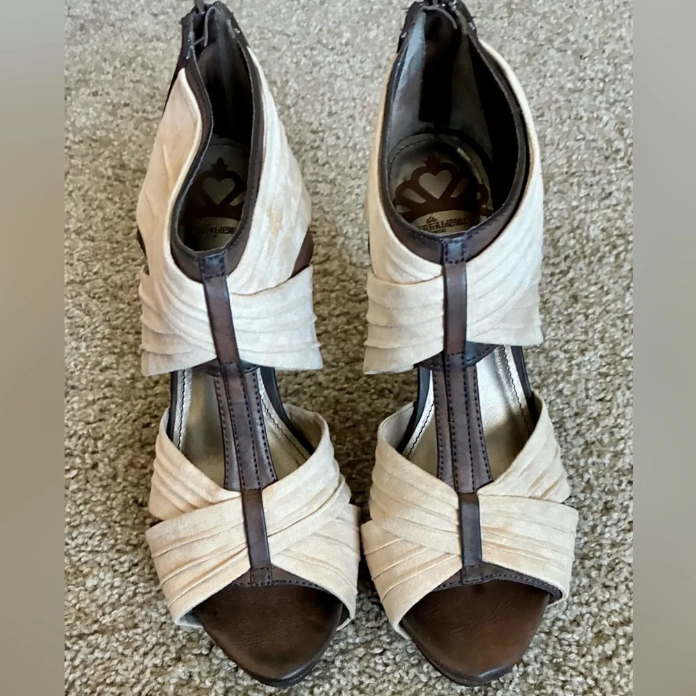 Enchanted Two-Tone Suede Open-Toe Ankle Bootie Heels | Size 9M - Picture 2 of 6